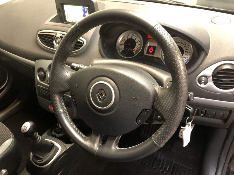 RENAULT CLIO