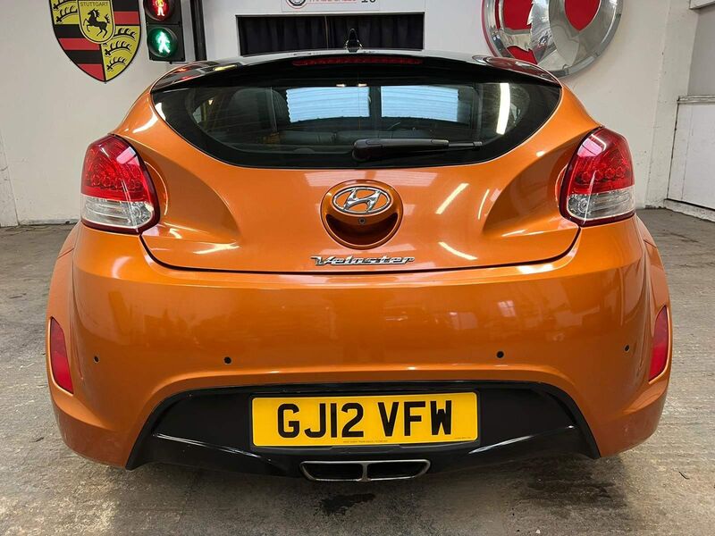 HYUNDAI VELOSTER