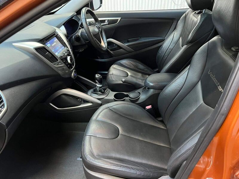 HYUNDAI VELOSTER