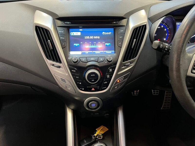 HYUNDAI VELOSTER