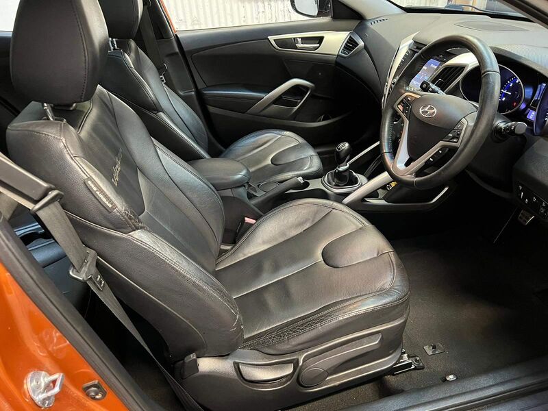 HYUNDAI VELOSTER