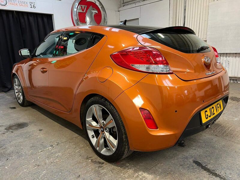 HYUNDAI VELOSTER