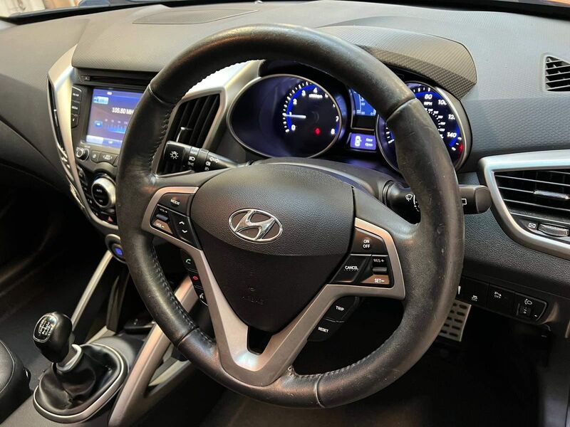 HYUNDAI VELOSTER