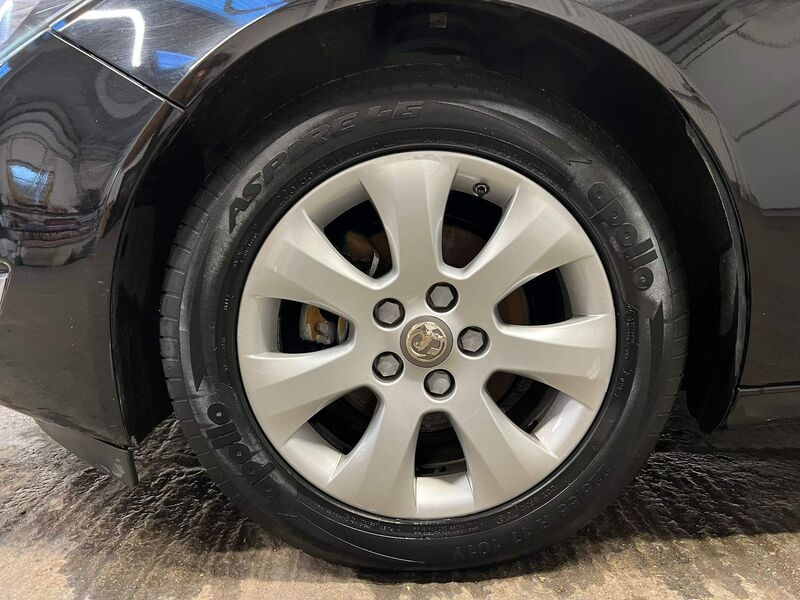 VAUXHALL INSIGNIA