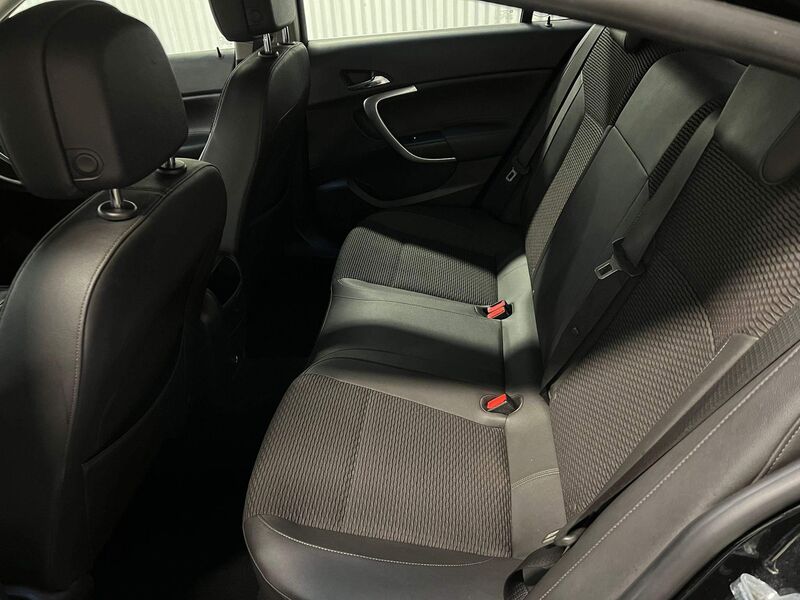 VAUXHALL INSIGNIA