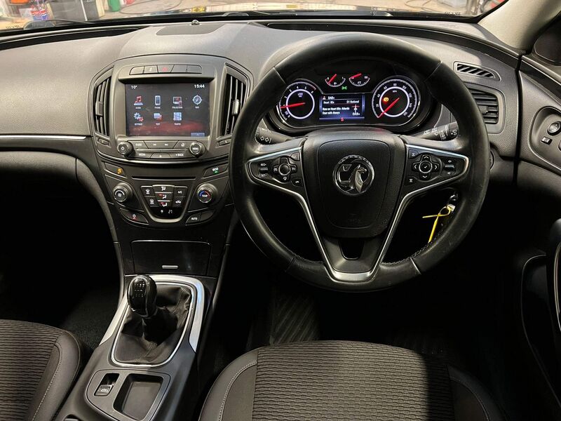 VAUXHALL INSIGNIA