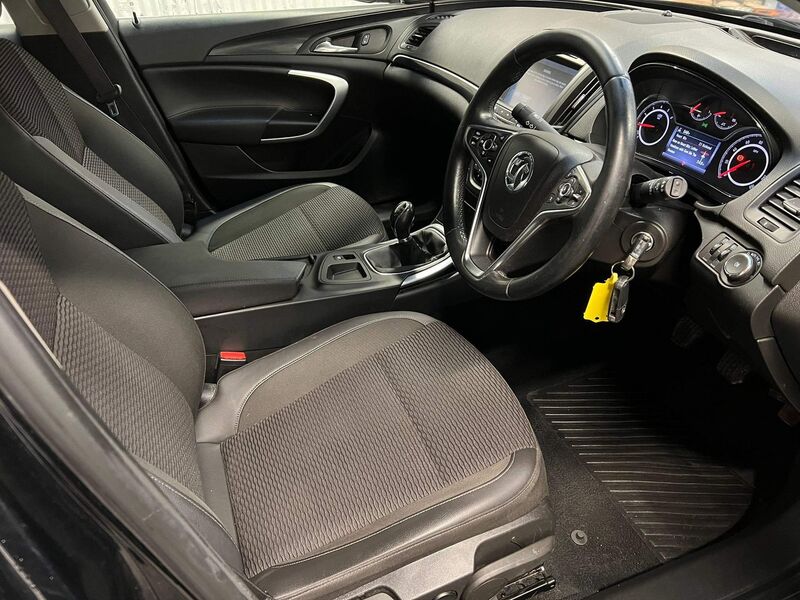 VAUXHALL INSIGNIA