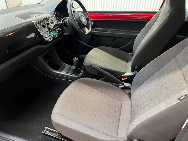 VOLKSWAGEN UP