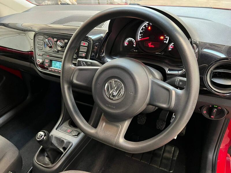VOLKSWAGEN UP