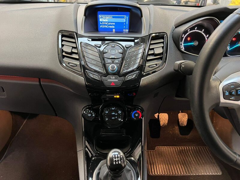 FORD FIESTA