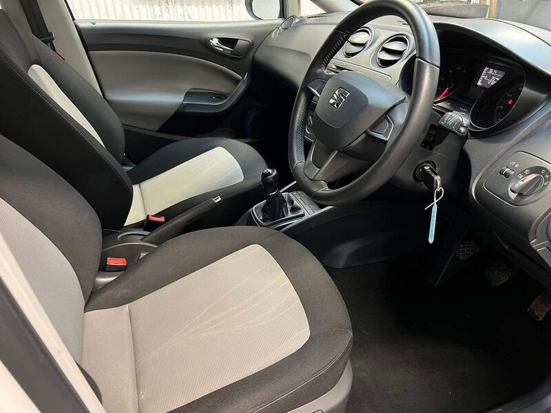 SEAT IBIZA