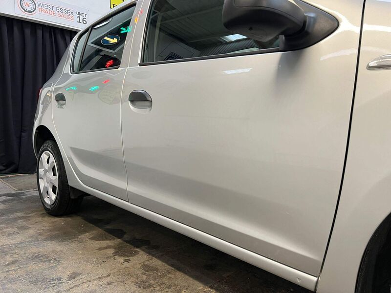 DACIA SANDERO