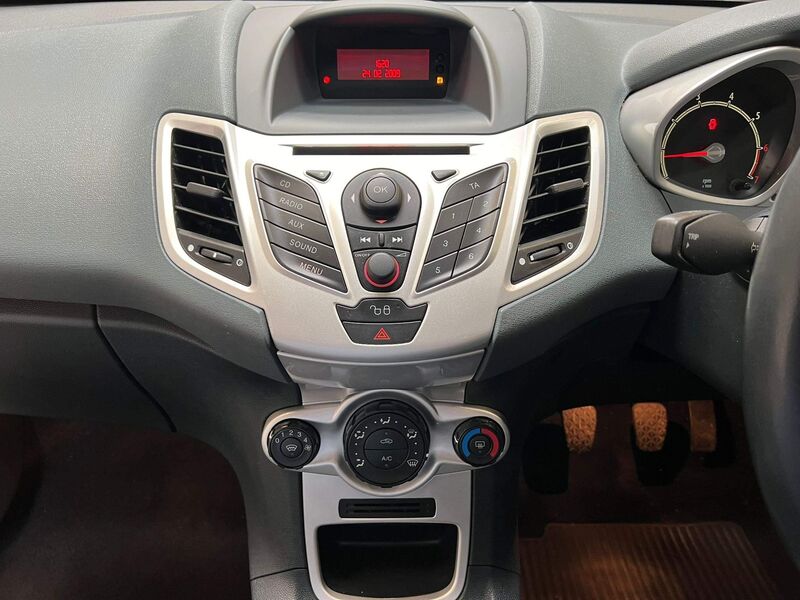 FORD FIESTA