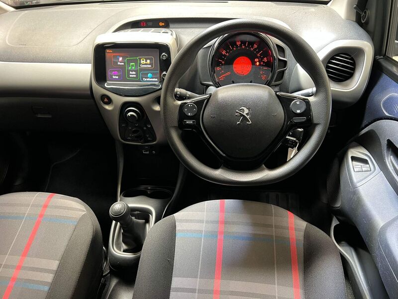 PEUGEOT 108