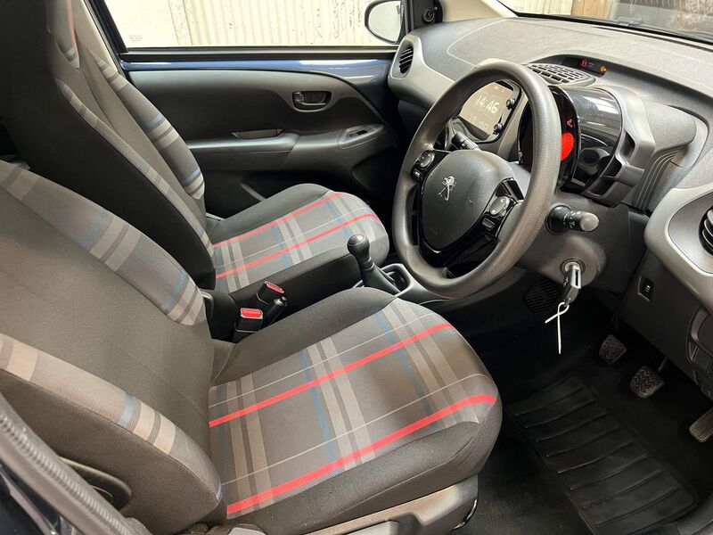 PEUGEOT 108