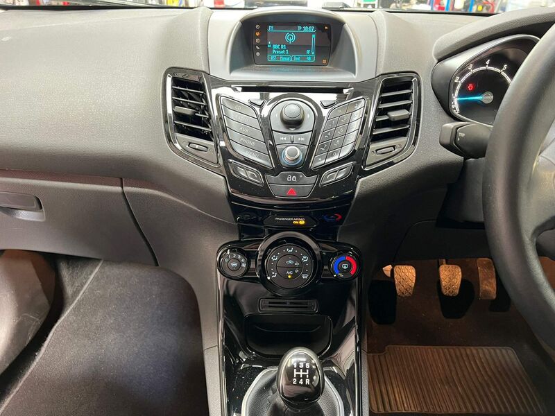 FORD FIESTA