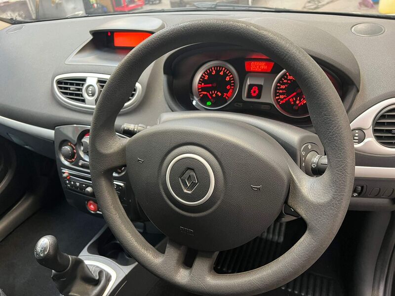 RENAULT CLIO