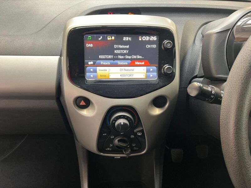 PEUGEOT 108