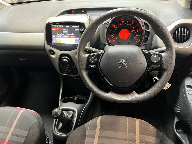 PEUGEOT 108
