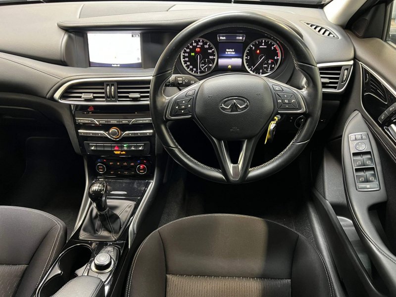 INFINITI Q30