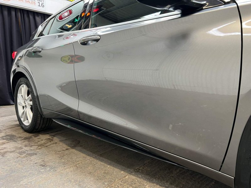 INFINITI Q30