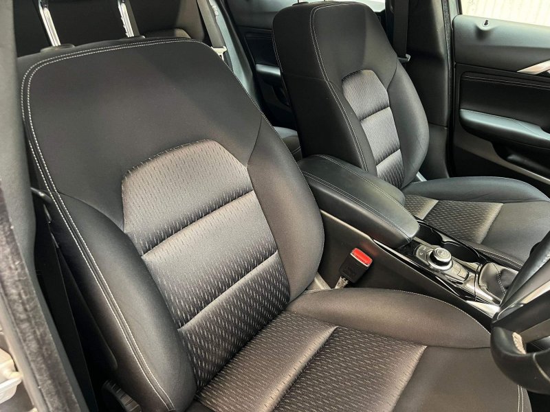 INFINITI Q30