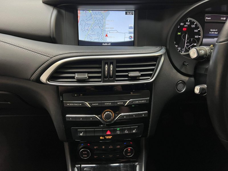 INFINITI Q30