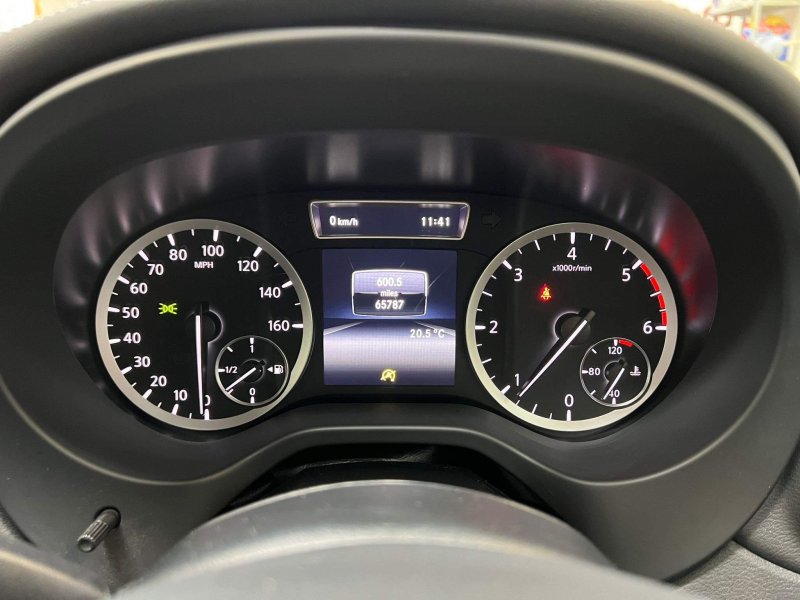 INFINITI Q30