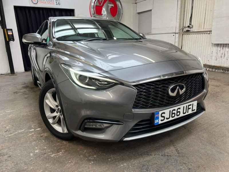 INFINITI Q30