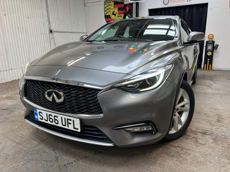 INFINITI Q30