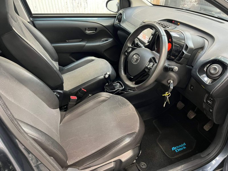 TOYOTA AYGO