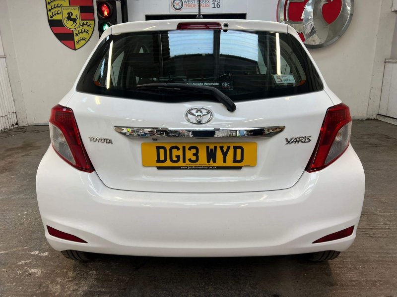 TOYOTA YARIS