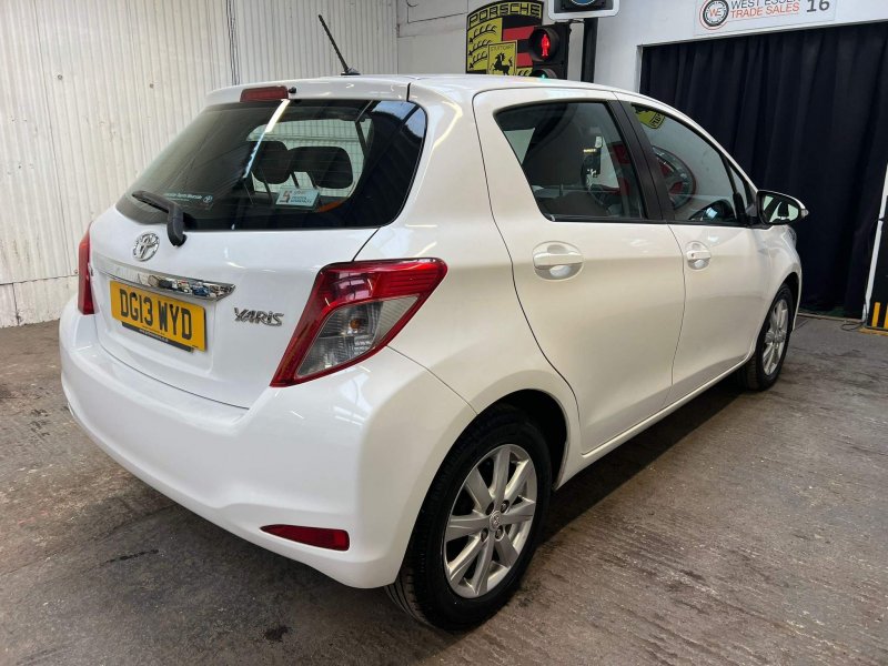 TOYOTA YARIS