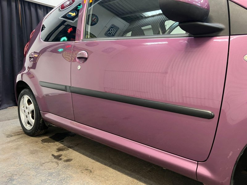 PEUGEOT 107