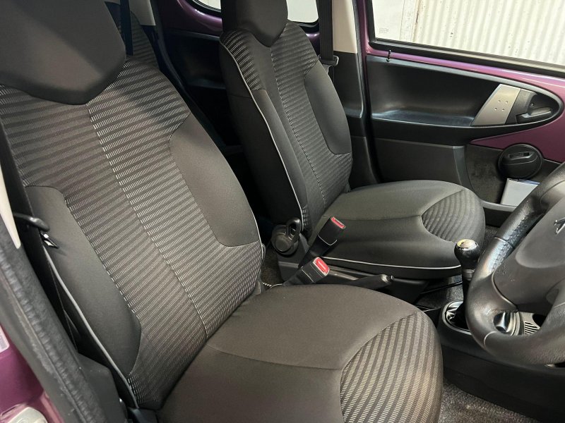 PEUGEOT 107
