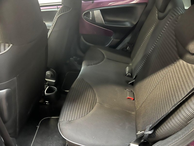 PEUGEOT 107