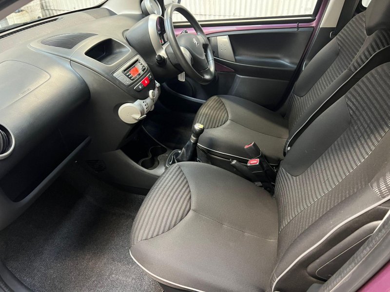 PEUGEOT 107