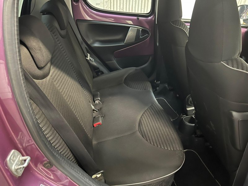 PEUGEOT 107