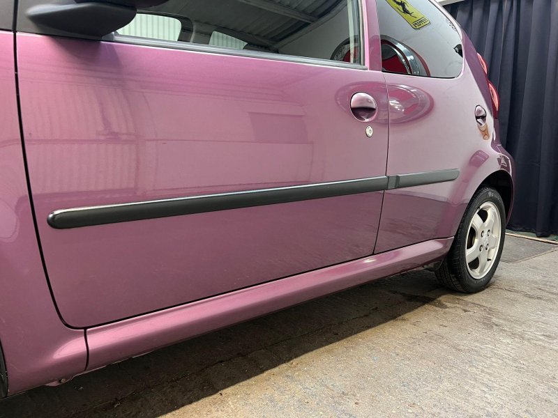 PEUGEOT 107