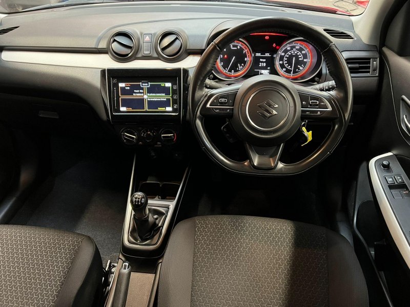 SUZUKI SWIFT