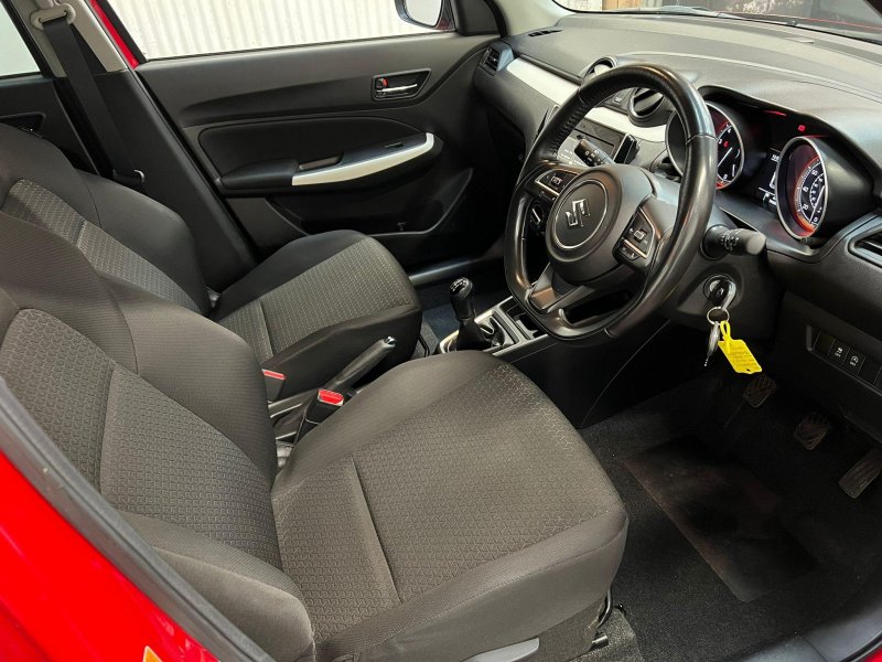 SUZUKI SWIFT