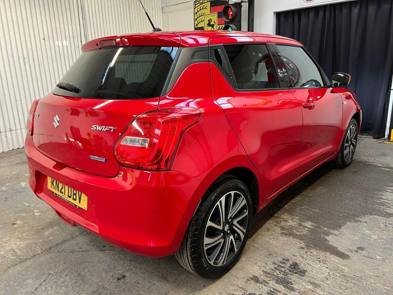 SUZUKI SWIFT
