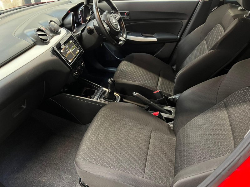 SUZUKI SWIFT