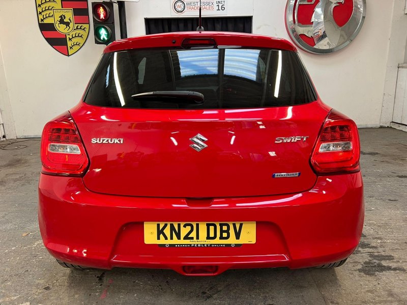 SUZUKI SWIFT