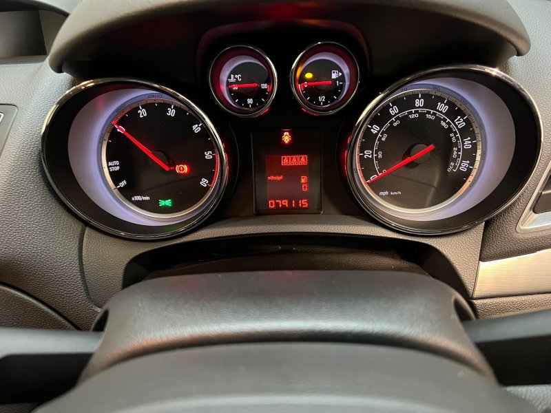 VAUXHALL MOKKA