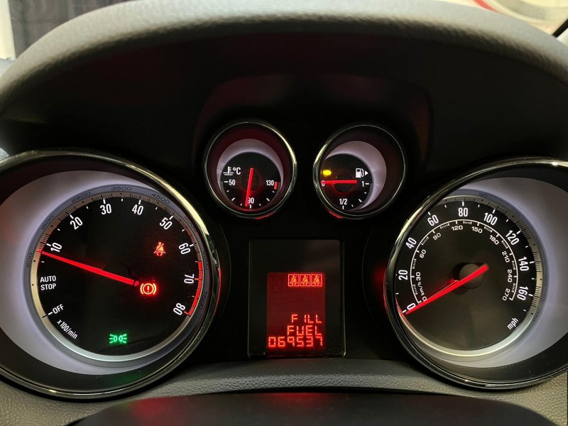 VAUXHALL MOKKA