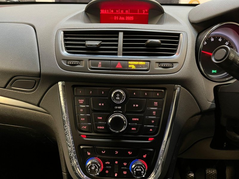 VAUXHALL MOKKA