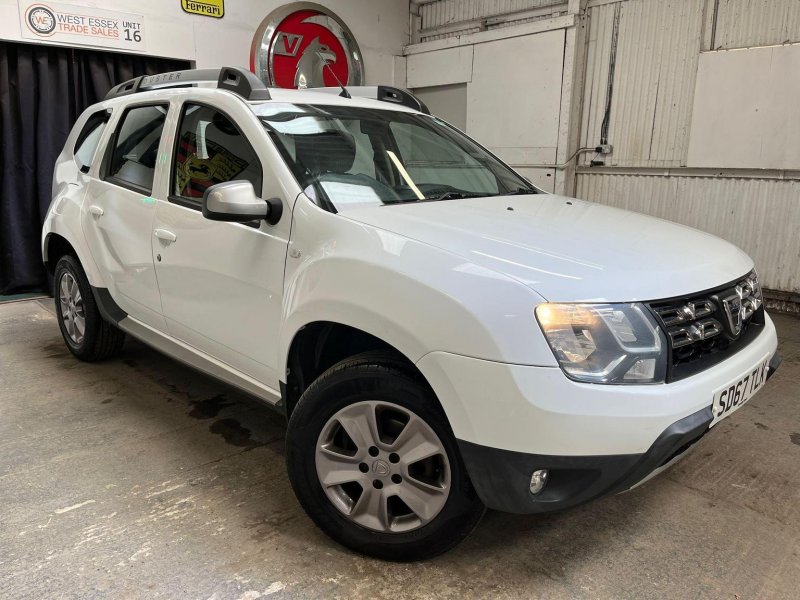 View DACIA DUSTER 1.2 TCe Laureate Euro 6 (s/s) 5dr
